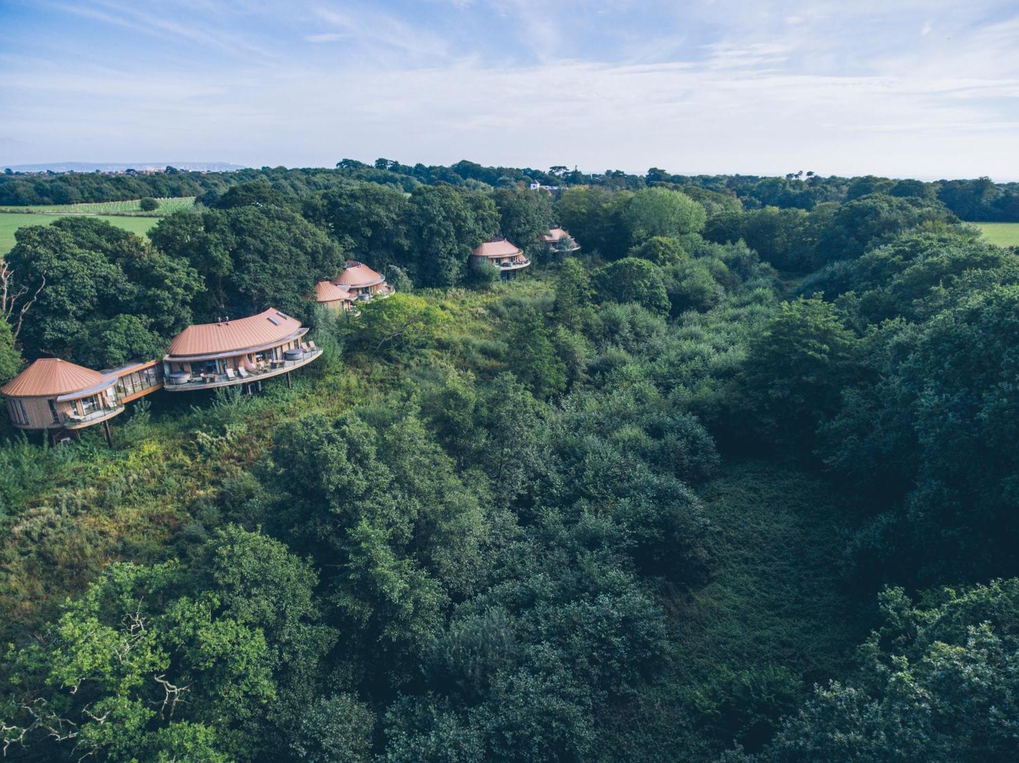 Chewton Glen Hotel - An Iconic Luxury Hotel New Milton Exterior photo