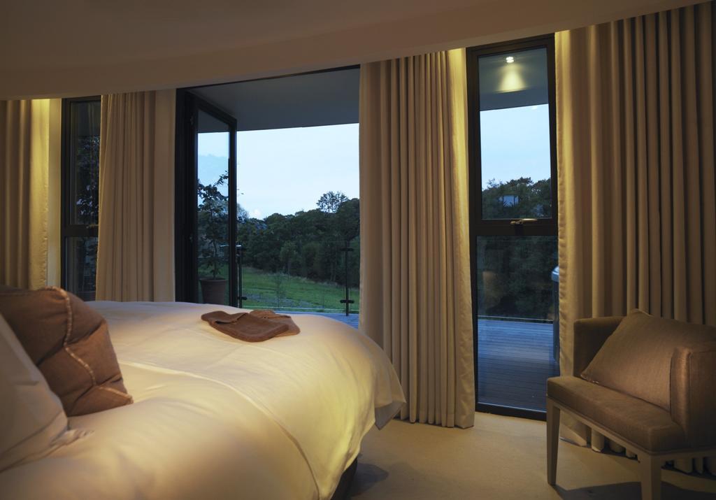 Chewton Glen Hotel - An Iconic Luxury Hotel New Milton Exterior photo