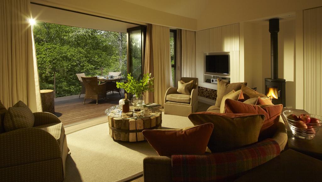 Chewton Glen Hotel - An Iconic Luxury Hotel New Milton Exterior photo