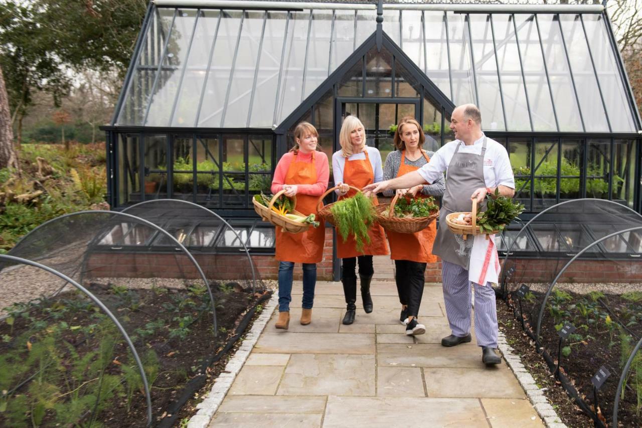 Chewton Glen Hotel - An Iconic Luxury Hotel New Milton Exterior photo